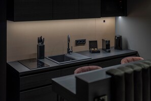 Bureau, Wi-Fi gratuit, draps fournis