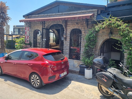 BERG OTEL