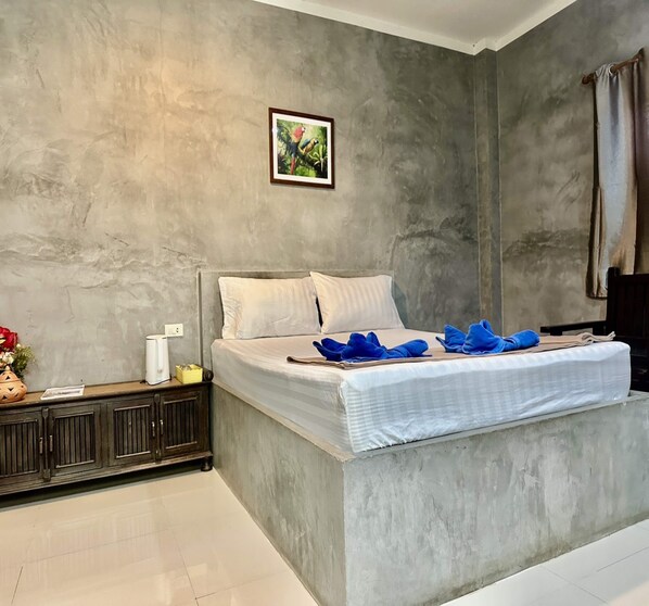 Chambre Standard double | Bureau, espace de travail pour ordinateurs portables