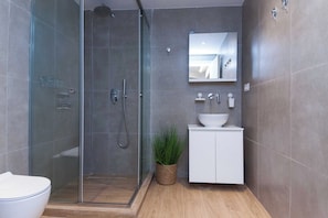 Bathroom - Kipseli New Modern Cosy Apts Apt No 5 (Athens)