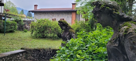 Property grounds. Il Giardino delle Tre Veneri