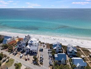 Beach nearby - 2BR condo w/ pool, hot tub & balcony (Santa Rosa Beach)