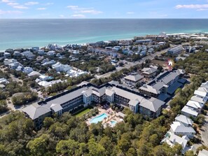 Exterior - 2BR condo w/ pool, hot tub & balcony (Santa Rosa Beach)