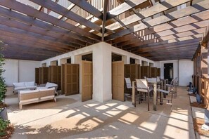 Outdoor dining - 2BR Condo- Private Beach- Pool! (Santa Rosa Beach)