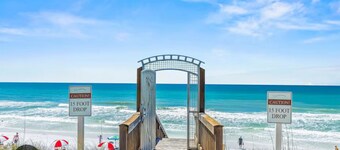Redfish Retreat- Private Beach- Heated Pool!