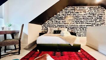 3 Schlafzimmer, Schreibtisch, Bügeleisen/Bügelbrett, Reisekinderbett