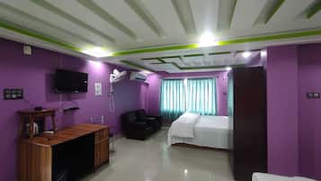 Quadruple Room | Premium bedding, desk, laptop workspace, bed sheets
