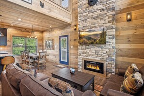 Interior - 2 Bedroom w/ Fire Pit, Indoor/Outdoor Fireplace, Hot Tub, Cornhole, Shuffleboard (Sevierville)