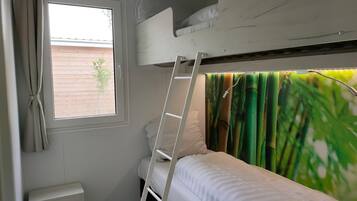 Chalet | 2 bedrooms, individually furnished, bed sheets