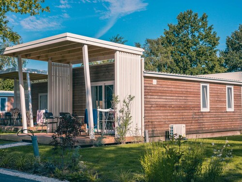 Nice Chalet With Airco Near Efteling