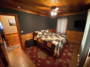 2 soverom, strykejern/-brett, wi-fi (inkludert) og sengetøy