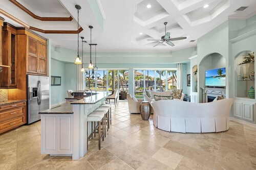 Luxury Home, Heated Pool & Spa on Canal, Walk to the Beautiful Sands of Tigertail Beach!