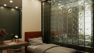 Standard Studio, Courtyard View | Desk, laptop workspace, iron/ironing board, free WiFi