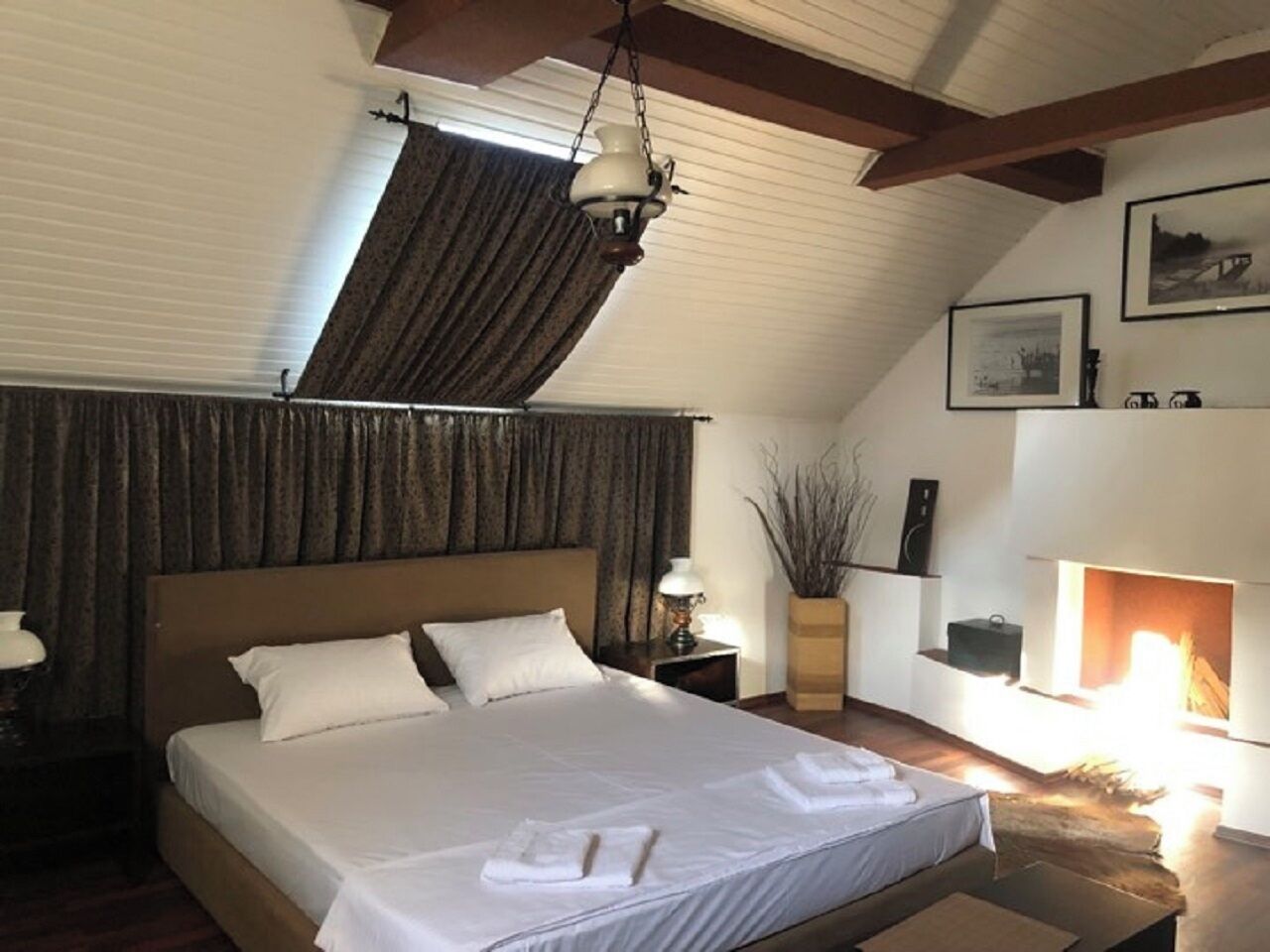 4 bedrooms, WiFi, bed sheets, wheelchair access