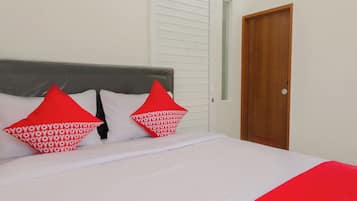 Standard Double Room | Laptop workspace, free WiFi, bed sheets