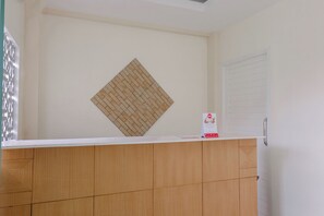 Reception - Hotel O Antosa Family Residence (Jember)