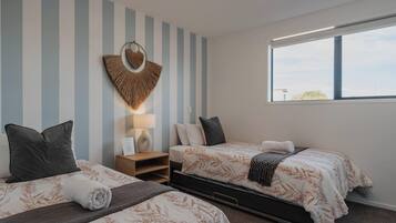 2 habitaciones, tabla de planchar con plancha, wifi y ropa de cama