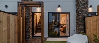 Cozy Central City Getaway