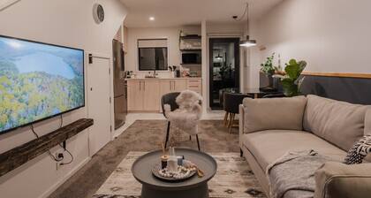 High Roller Luxury Casino Suite & Hot Tub