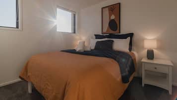 2 habitaciones, tabla de planchar con plancha, wifi y ropa de cama