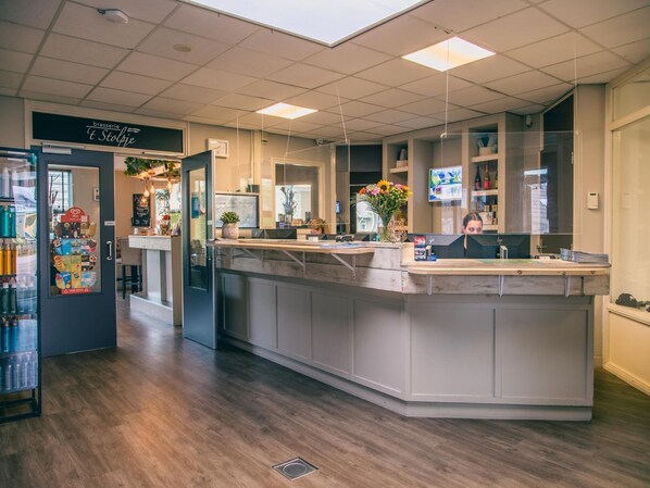 Huvila | Vastaanotto