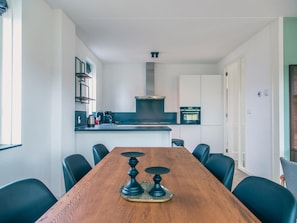 Villa | Dining