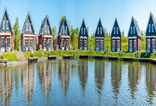 Sustainable Water Villa With Dishwasher, by a Lake