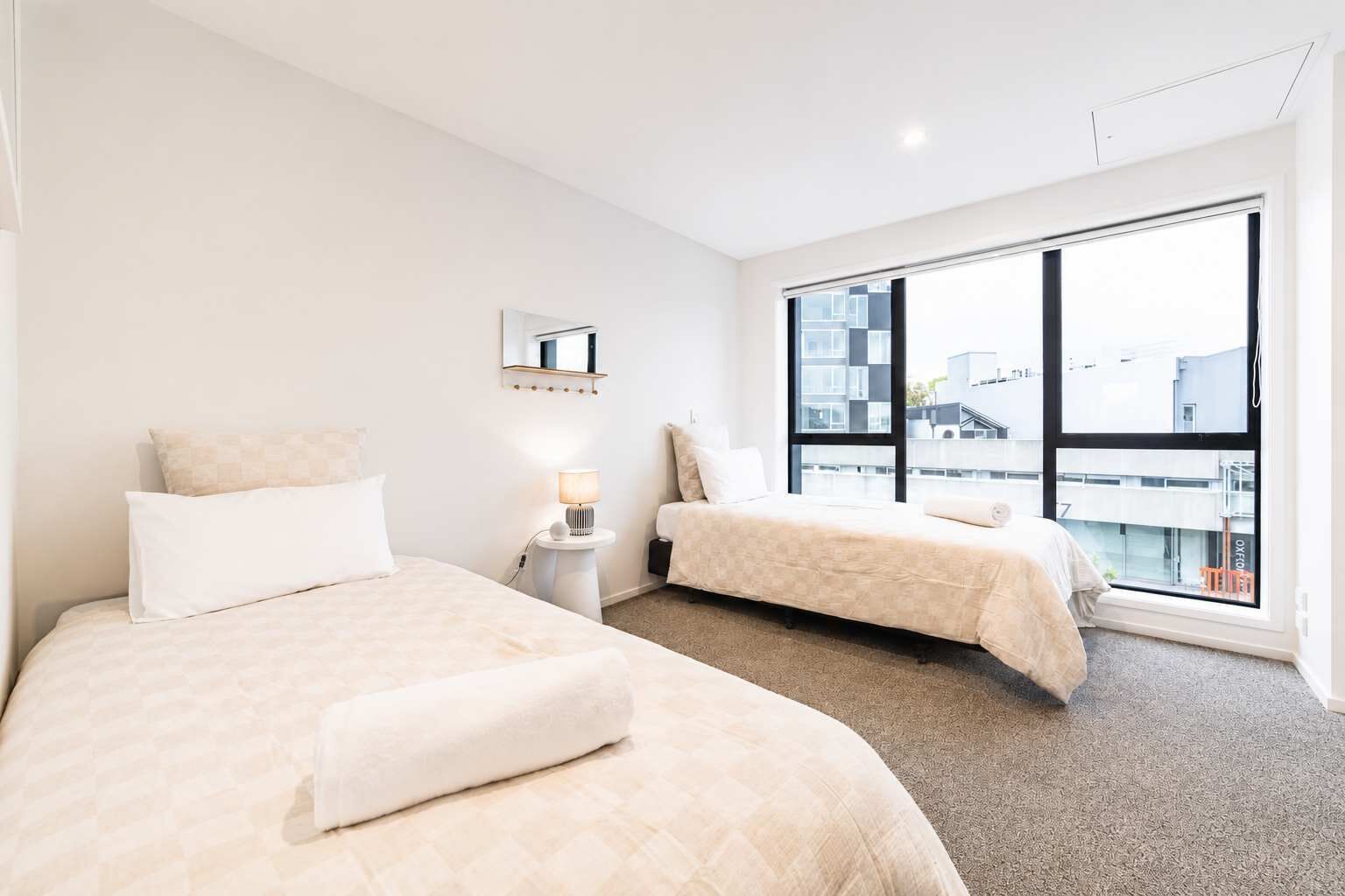 2 habitaciones, tabla de planchar con plancha, wifi y ropa de cama 