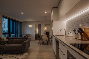 Fridge, microwave, oven, stovetop - Designer's Pad In Central City (Christchurch Central City)
