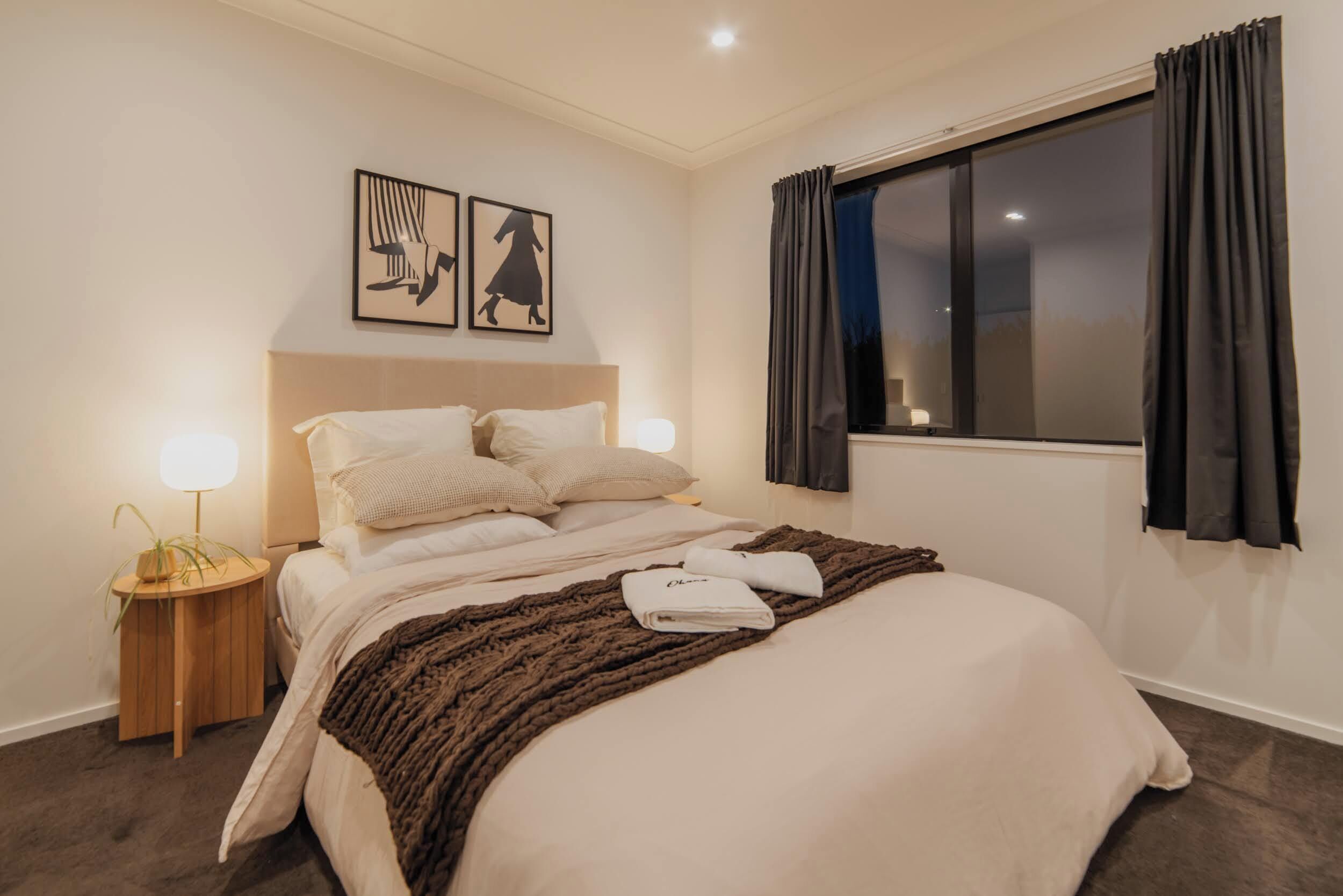 6 habitaciones, tabla de planchar con plancha, wifi y ropa de cama 