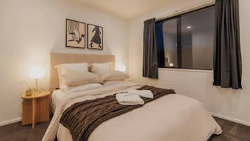 6 habitaciones, tabla de planchar con plancha, wifi y ropa de cama