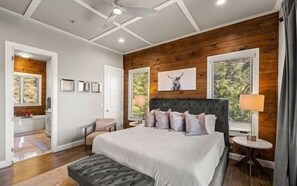 4 bedrooms, iron/ironing board, free WiFi, bed sheets - SkyLodge@TM: Mtn Views! Theater, Game Room, Hot Tub, Wi-Fi, Resort Pool, Modern (Sevierville)