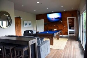 Games room - 30% OFF: NOW thru Friday 1/30. Stay thru 1/31/27. (Sevierville)