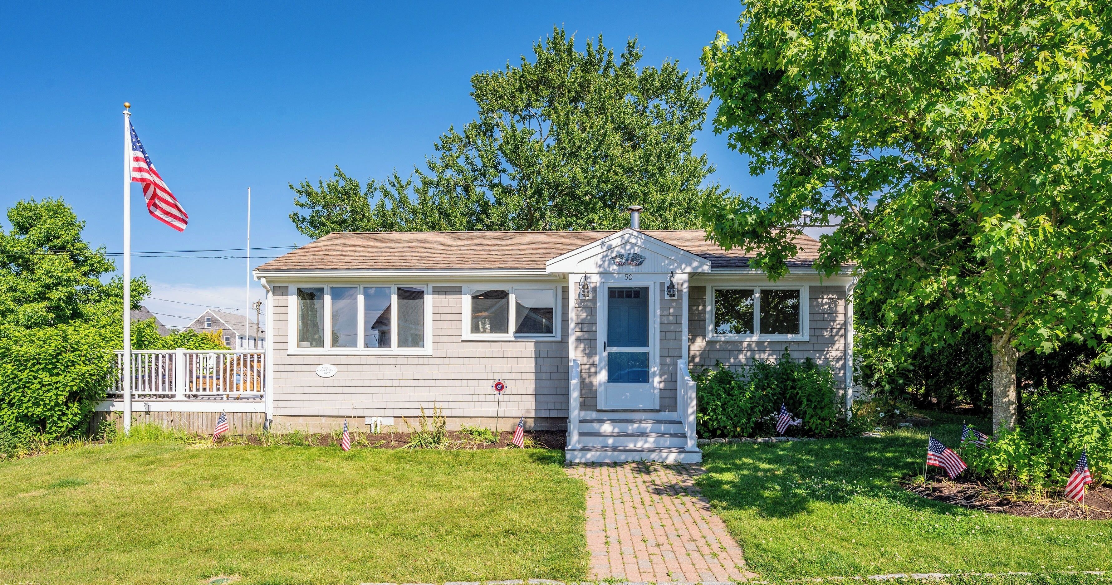 The Cottage in Town Neck