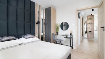 Departamento de lujo, 2 habitaciones, balcón, vista a la ciudad | 2 habitaciones, tabla de planchar con plancha y wifi gratis