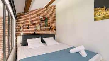 1 chambre, fer et planche à repasser, Wi-Fi, draps fournis