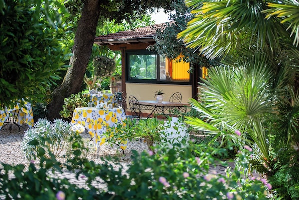 Restauration en plein air