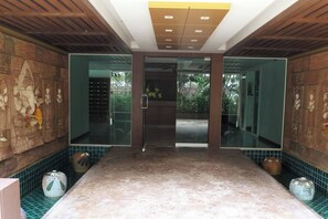 Spa - 6-49 - 1 Bdr Condo with Balcony and shared Pool (Tambon Patong)