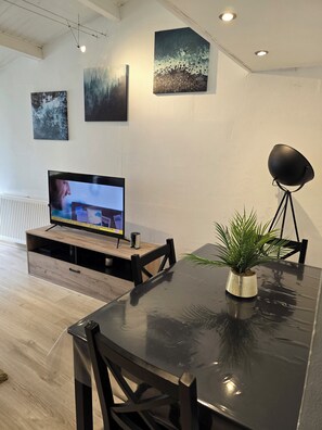 Interior - La Maison de Village au Cœur du Centre Ville Proche des Commerces et Restaurants (Pierrelatte)