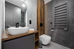 Regadera y secadora de cabello 