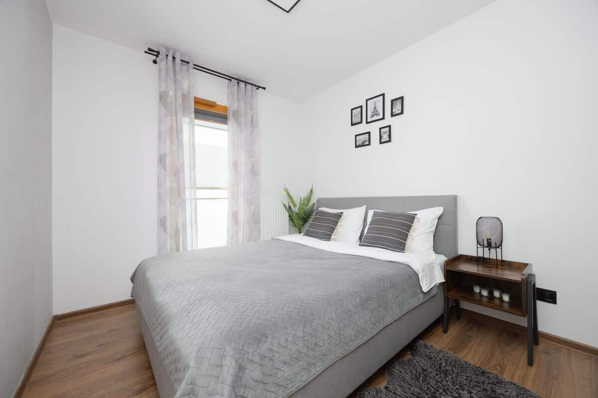 1 habitación, tabla de planchar con plancha, wifi y ropa de cama 