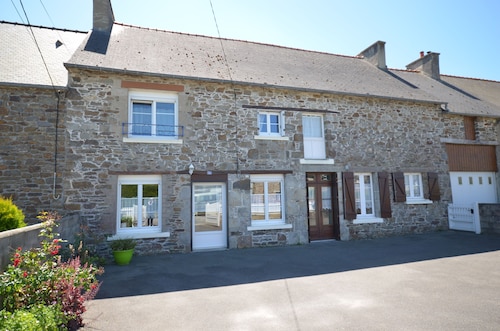 House 15 minutes from saint Malo and cancale 25 minutes from mont st michel