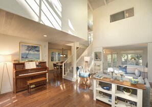 TV, fireplace - 3945 SeaDaze - Walk to Downtown Carmel and Beach (Carmel-by-the-Sea)