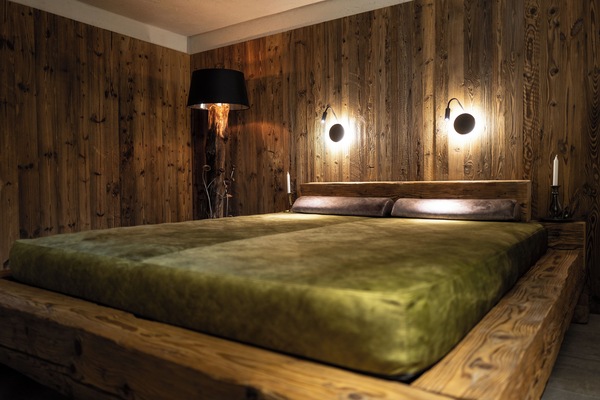 3 bedrooms, iron/ironing board, travel crib, free WiFi