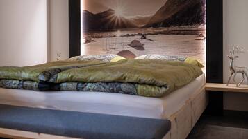 3 bedrooms, iron/ironing board, travel cot, free WiFi