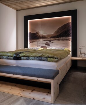 3 bedrooms, iron/ironing board, travel crib, free WiFi