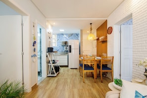 Apartment | View from room - 20 m from the beach in the center of Guarapari - Brazilian Corner (Guarapari)
