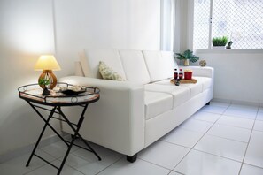 Apartment | Living room - 20 m from the beach in the center of Guarapari - Brazilian Corner (Guarapari)