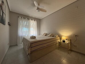 3 bedrooms, iron/ironing board, free WiFi, bed sheets