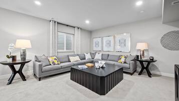 Smart TV, fireplace, stereo